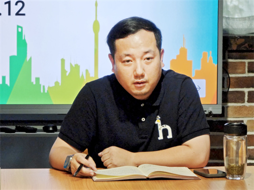 初中部张伟星主任.jpg